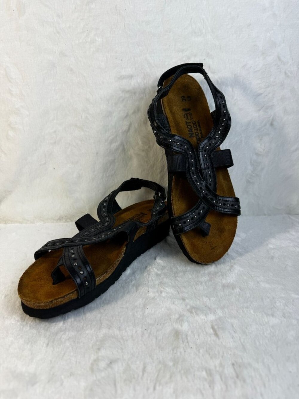 Naot Hillary Womens Size 8 39 Footbed Black Leather Studded Slingback Sandals - Picture 2 of 8